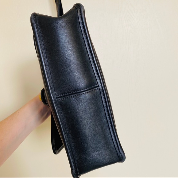 Vintage Coach - Picture 3 of 8